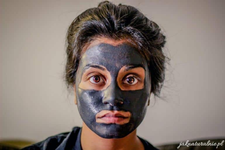DIY face mask with activated carbon
