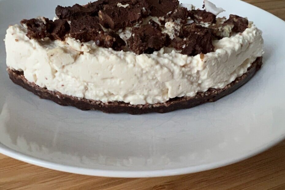Keto “Oreo” cheesecake -easy and quick, no baking