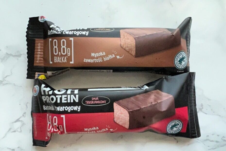Lidl, protein fit curd bar Pilos: cappuccino and strawberry